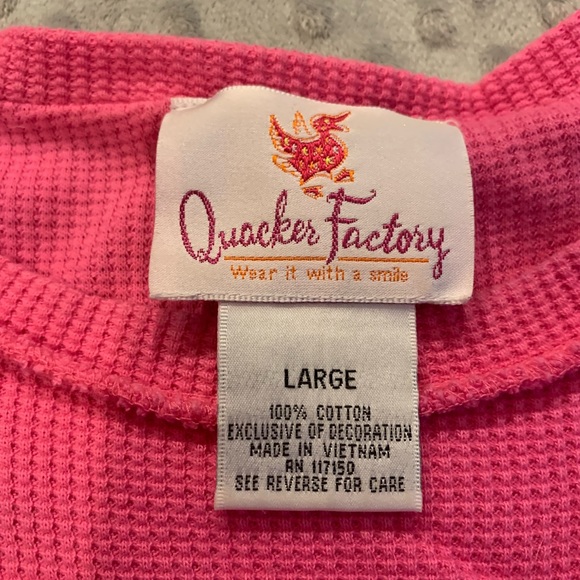 Quacker Factory waffle top embellished - Picture 3 of 3